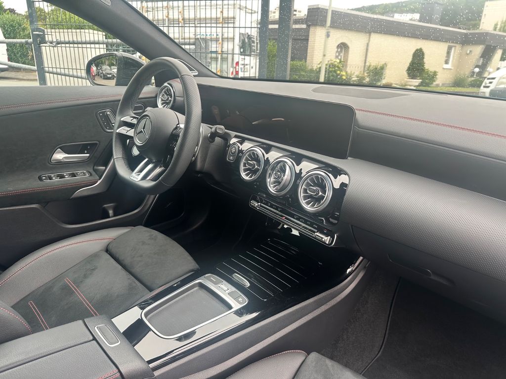 Mercedes-Benz CLA 35 AMG 2024