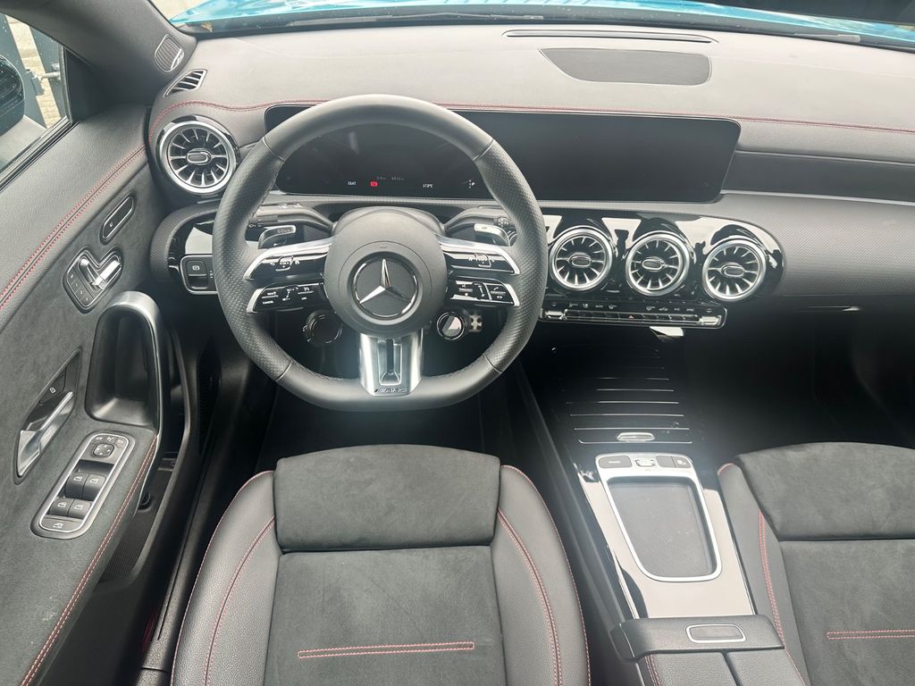 Mercedes-Benz CLA 35 AMG 2024