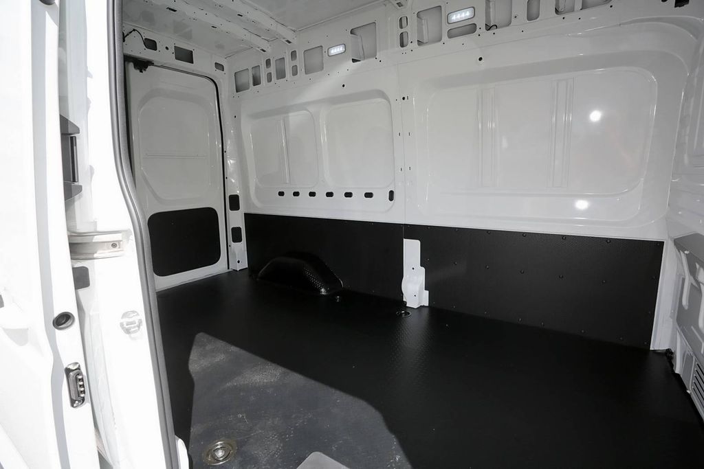 Maxus eDeliver 9 2024