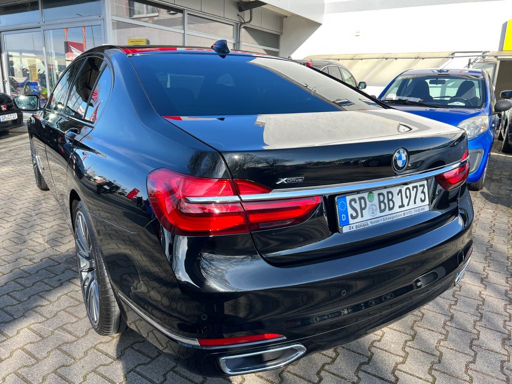 BMW 750 2019