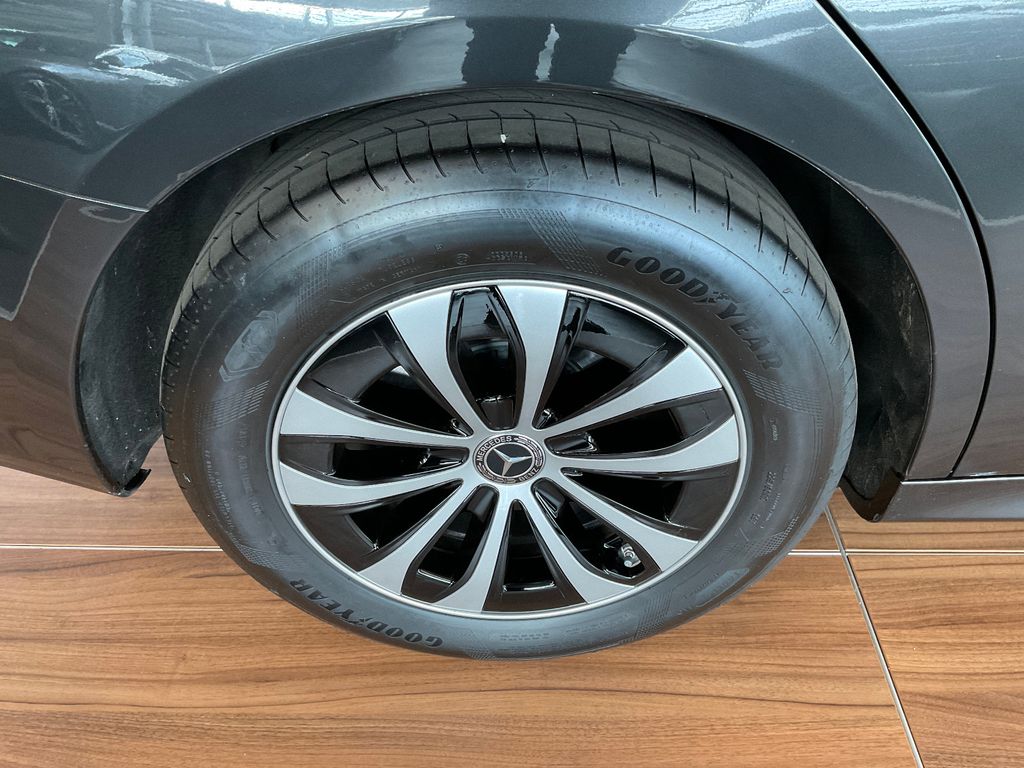 Mercedes-Benz E 220 2024