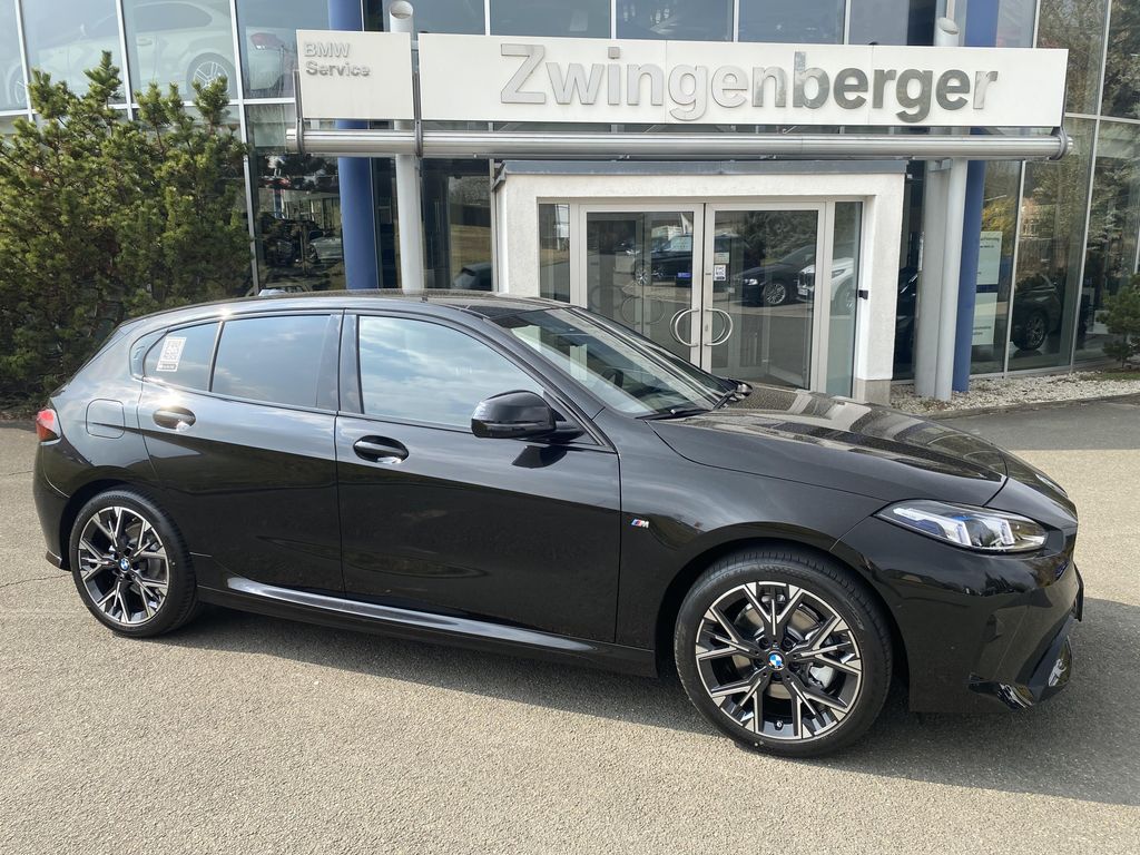 BMW 120 2025