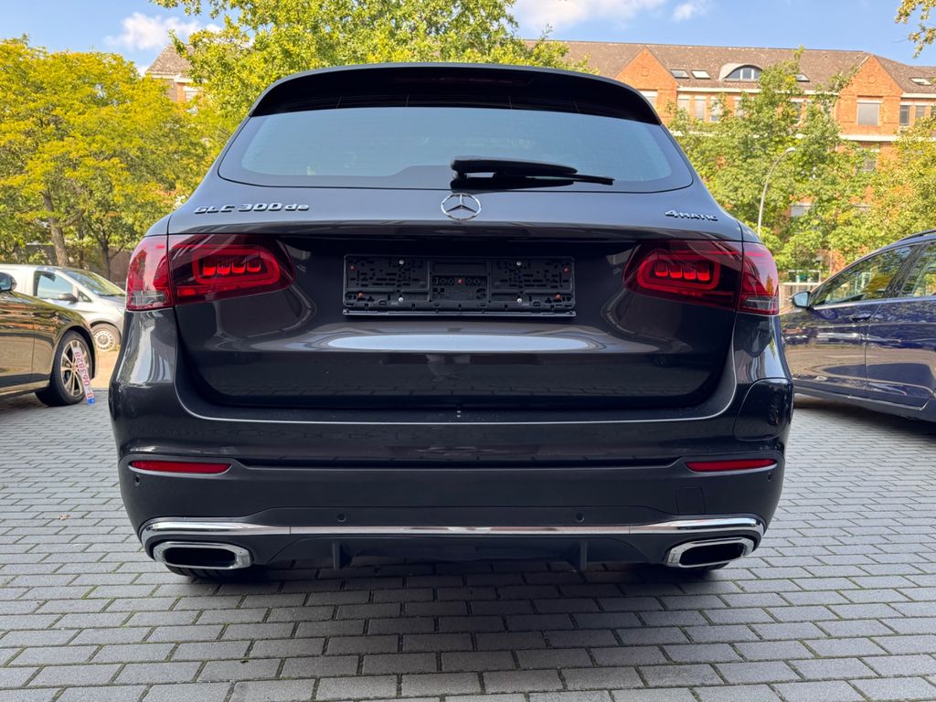Mercedes-Benz GLC 300 2021