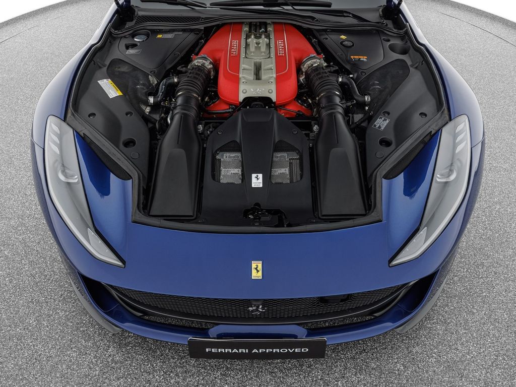 Ferrari 812 2021