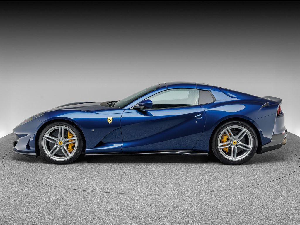 Ferrari 812 2021