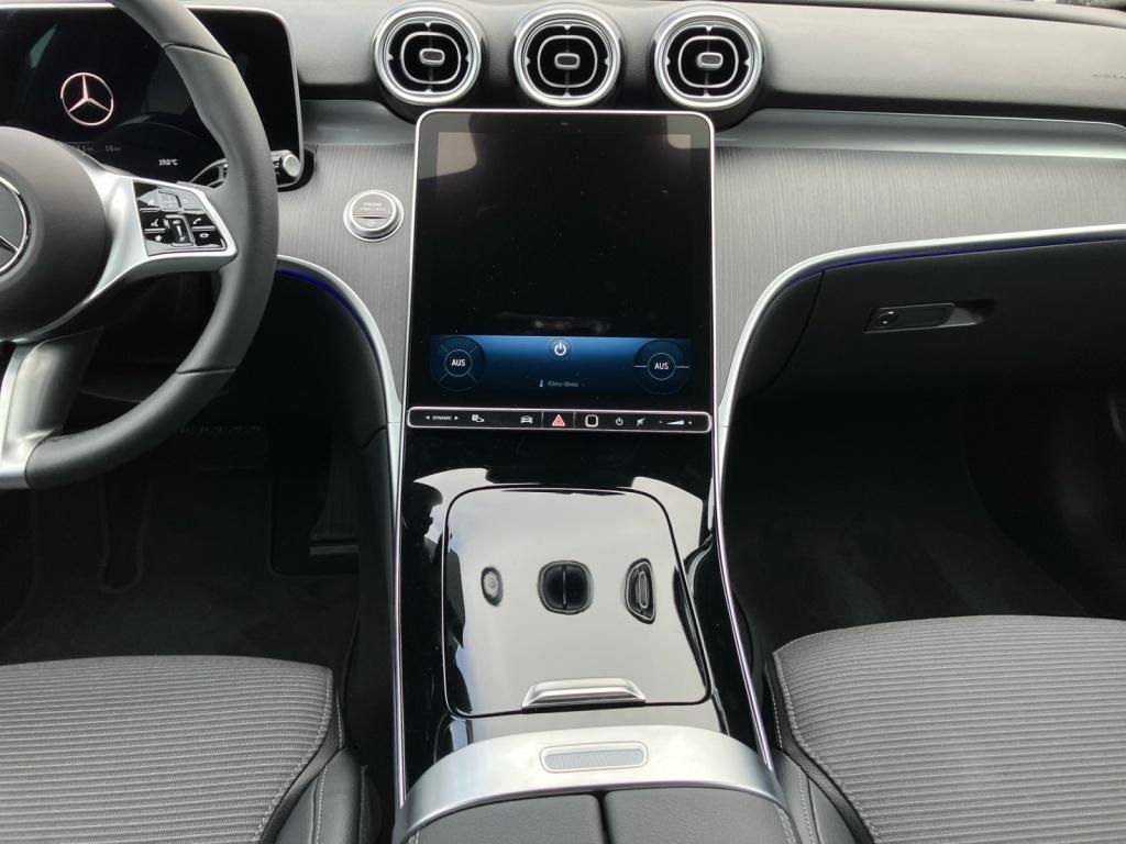 Mercedes-Benz C 200 2025