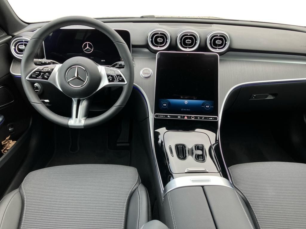 Mercedes-Benz C 200 2025
