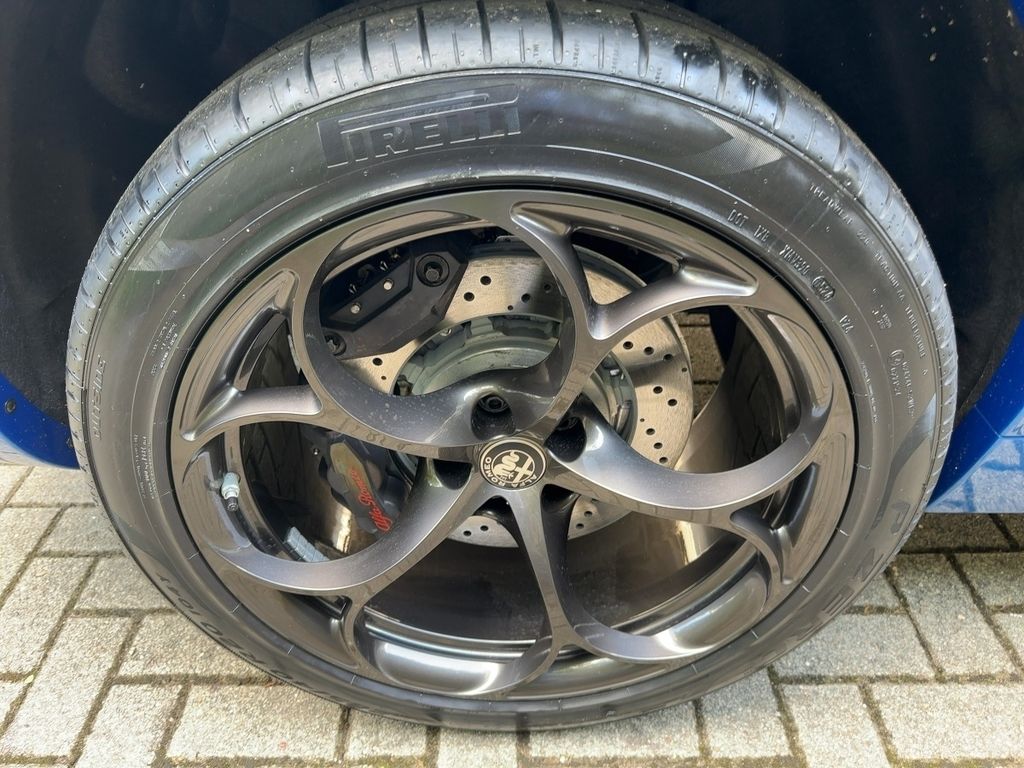 Alfa Romeo Stelvio 2025