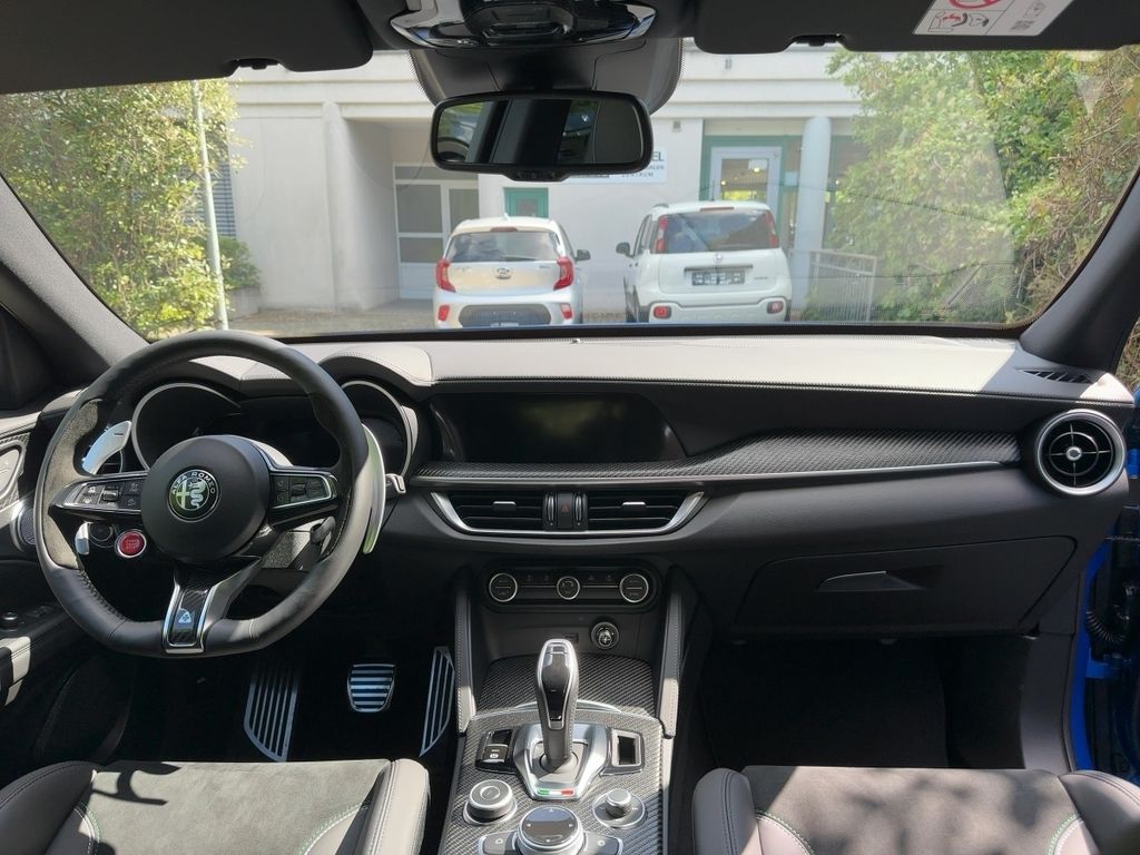 Alfa Romeo Stelvio 2025