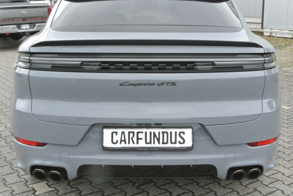 Porsche Cayenne 2025