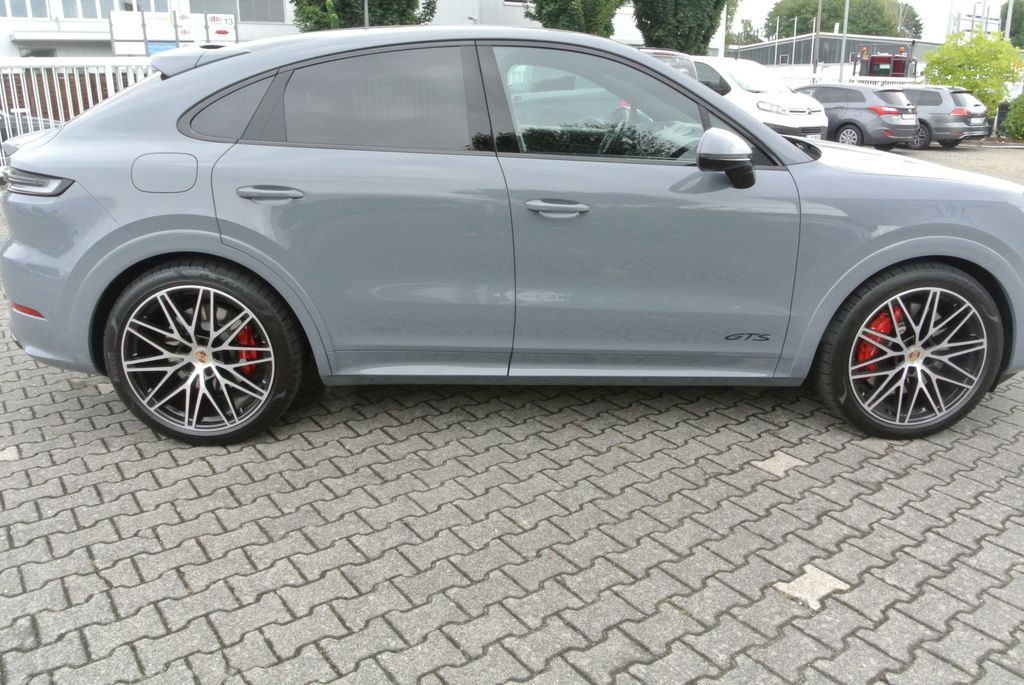 Porsche Cayenne 2025