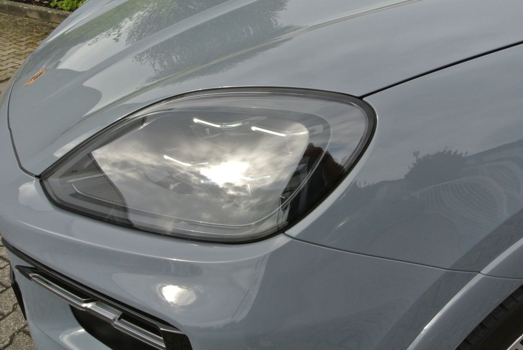 Porsche Cayenne 2025