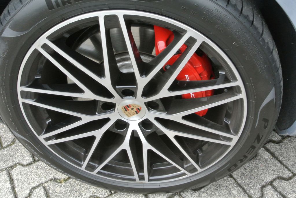 Porsche Cayenne 2025