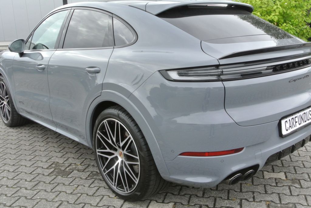 Porsche Cayenne 2025