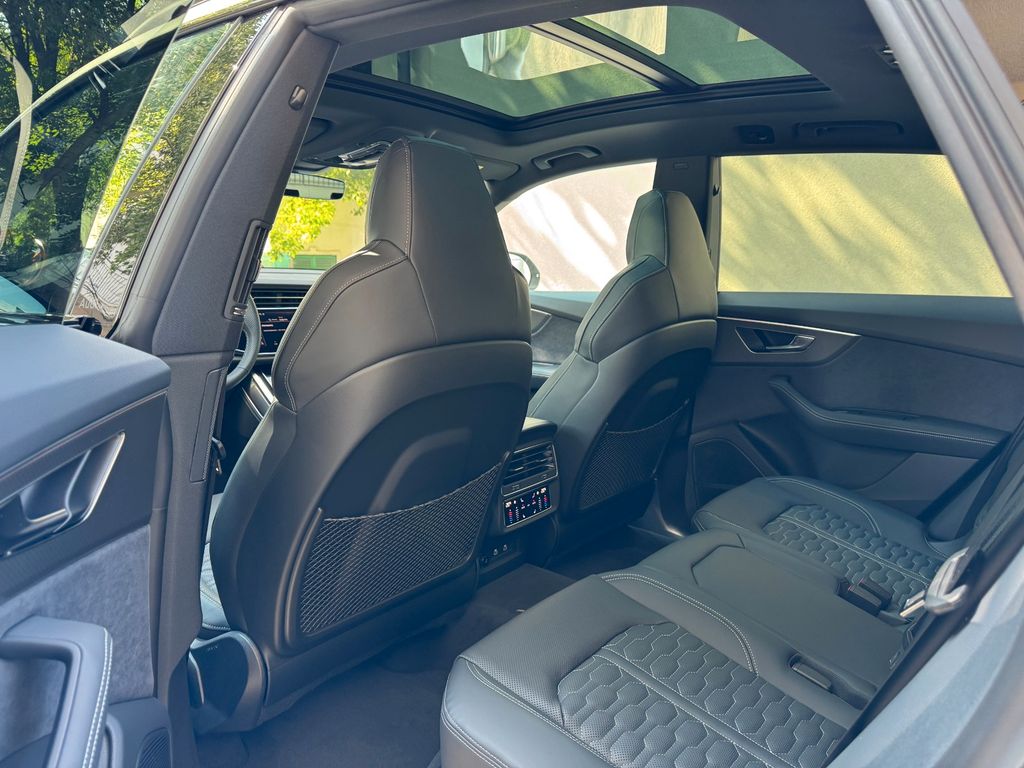 Audi RSQ8 2025