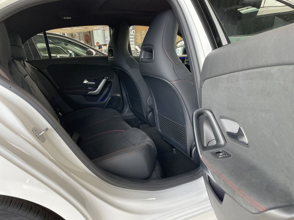 Mercedes-Benz A 200 2025