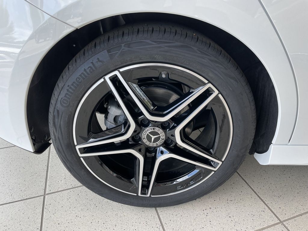 Mercedes-Benz A 200 2025
