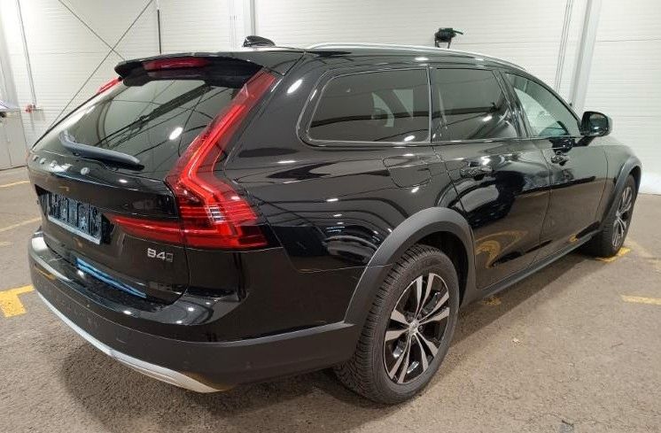 Volvo V90 Cross Country 2024