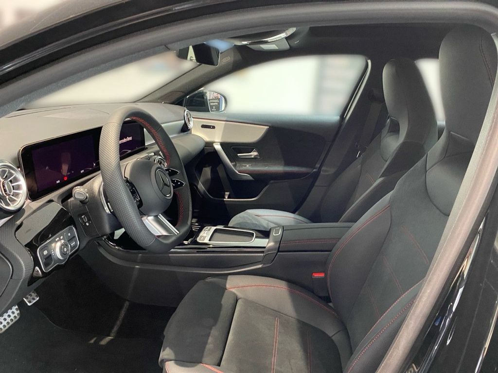Mercedes-Benz A 220 2025