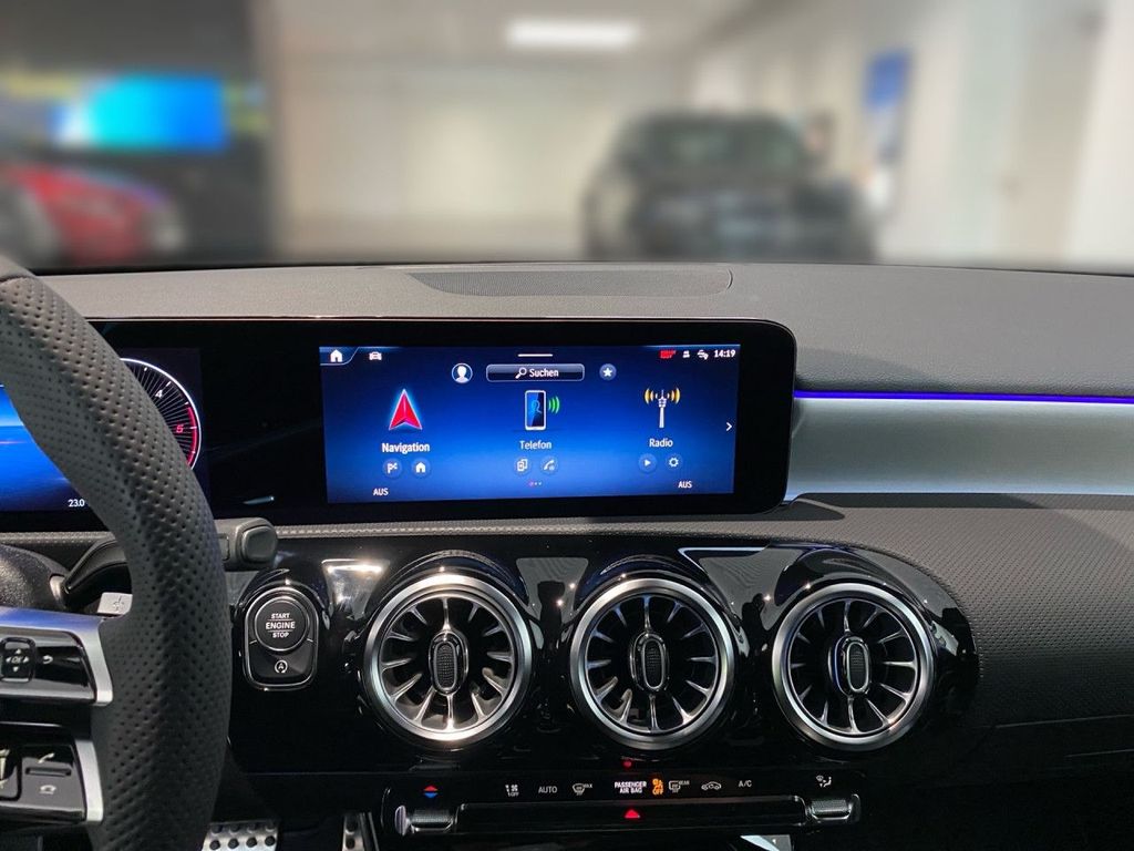 Mercedes-Benz A 220 2025