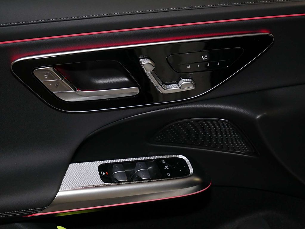 Mercedes-Benz E 200 2025