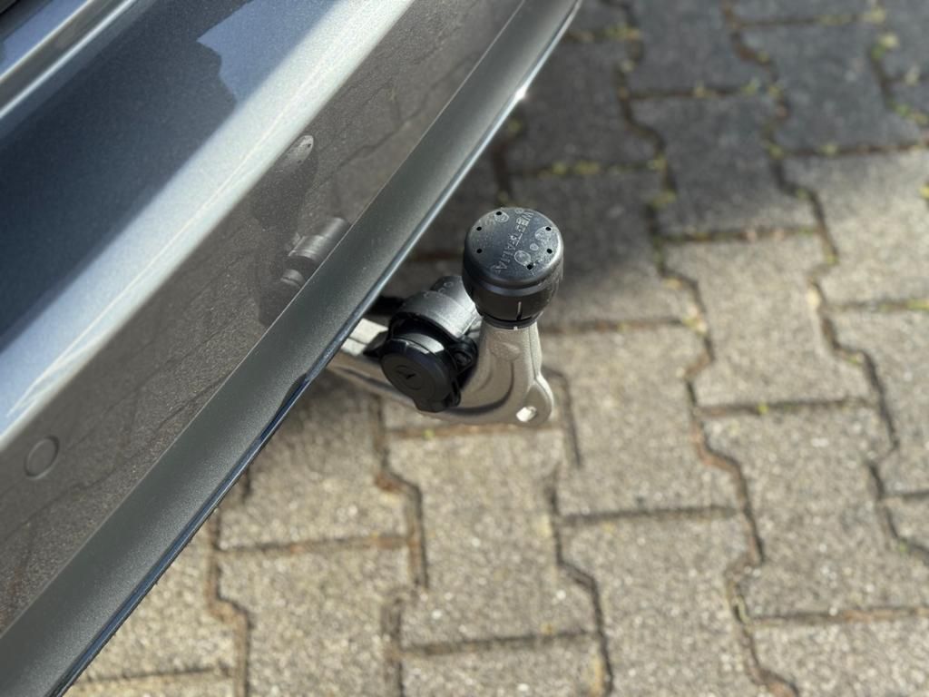 Mercedes-Benz B 200 2025