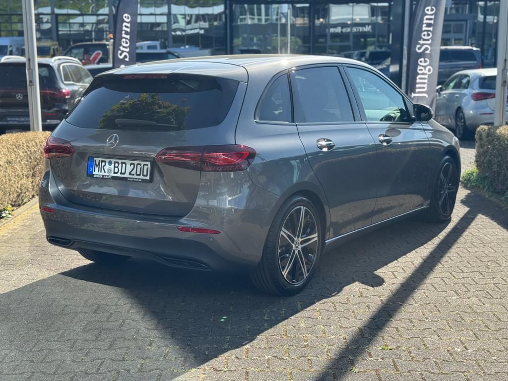 Mercedes-Benz B 200 2025