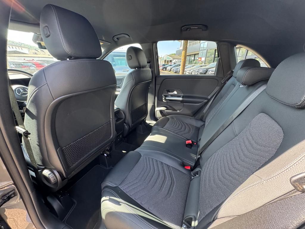 Mercedes-Benz B 200 2025