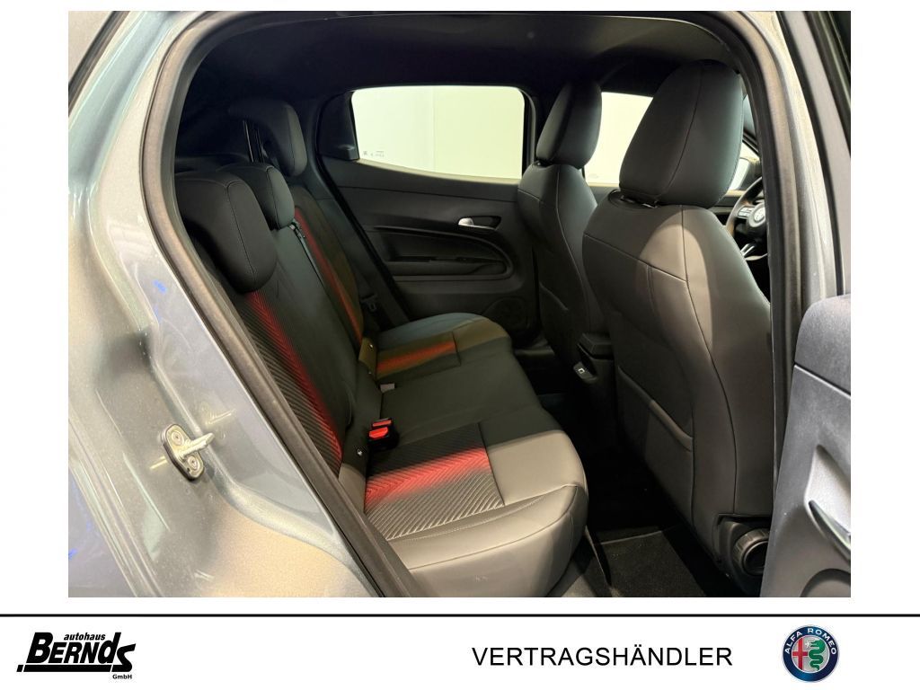 Alfa Romeo Junior 2025