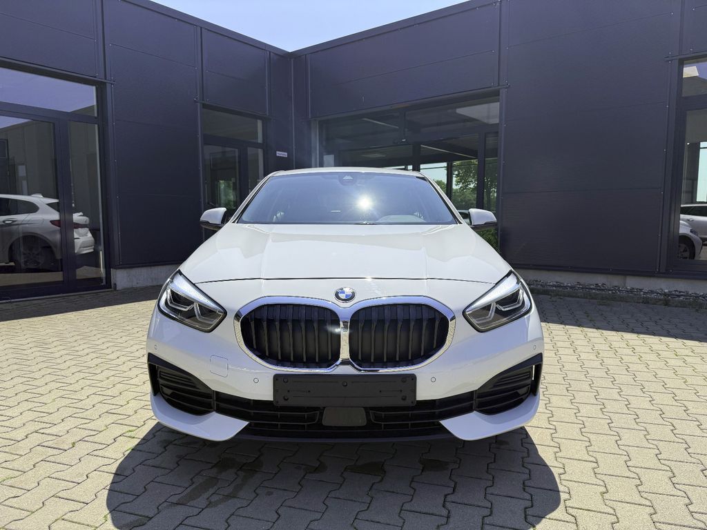BMW 118 2024