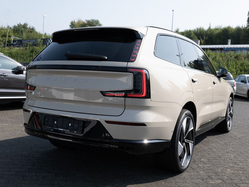 Volvo EX90