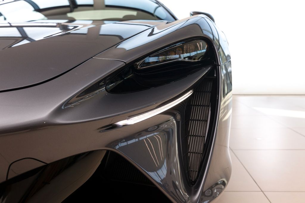 McLaren Artura 2025