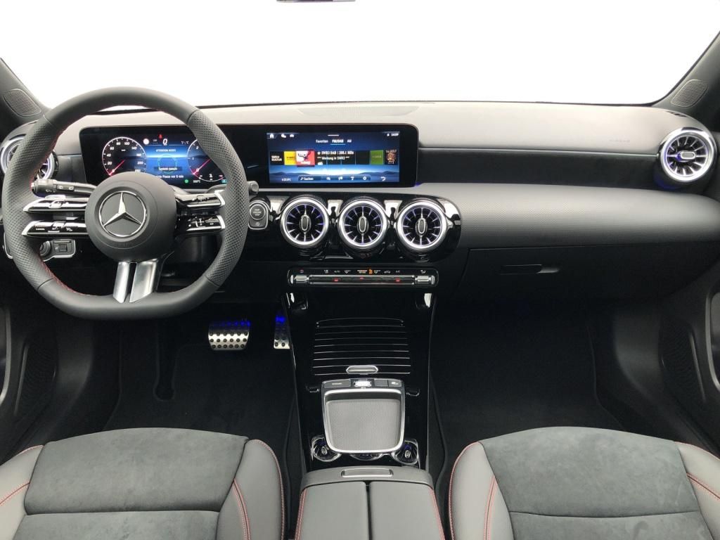 Mercedes-Benz A 200 2024