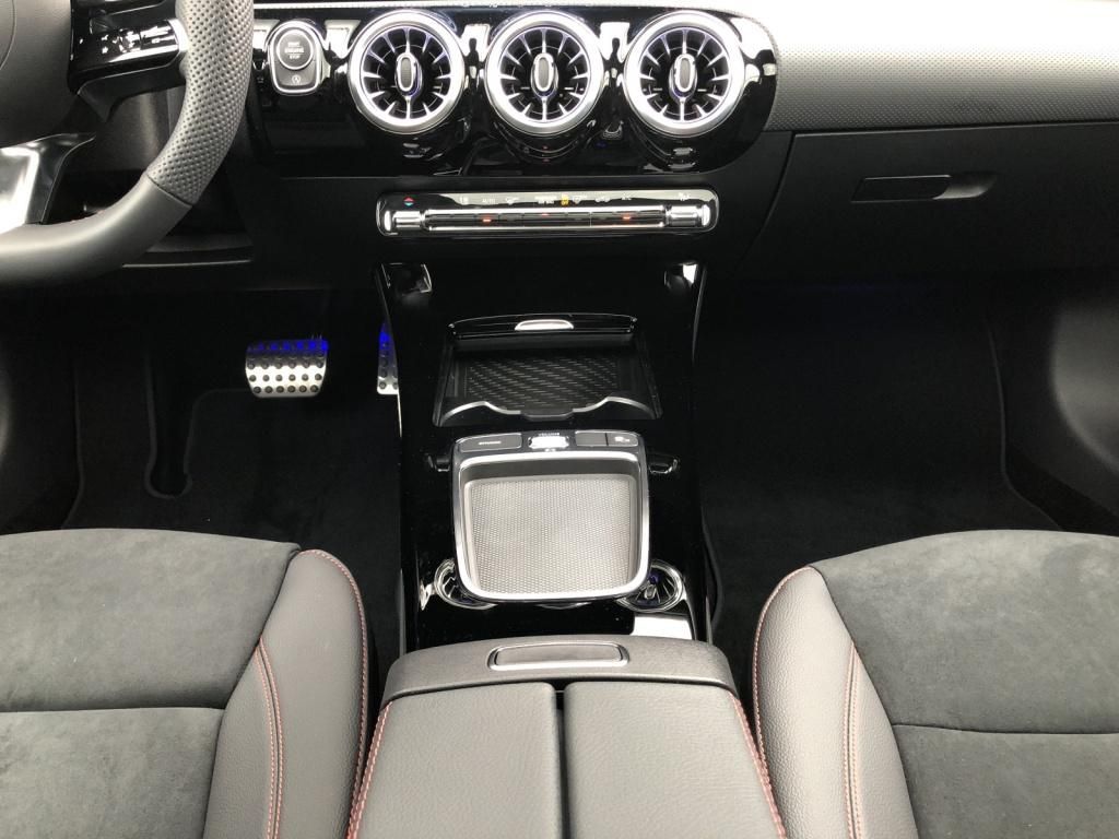 Mercedes-Benz A 200 2024