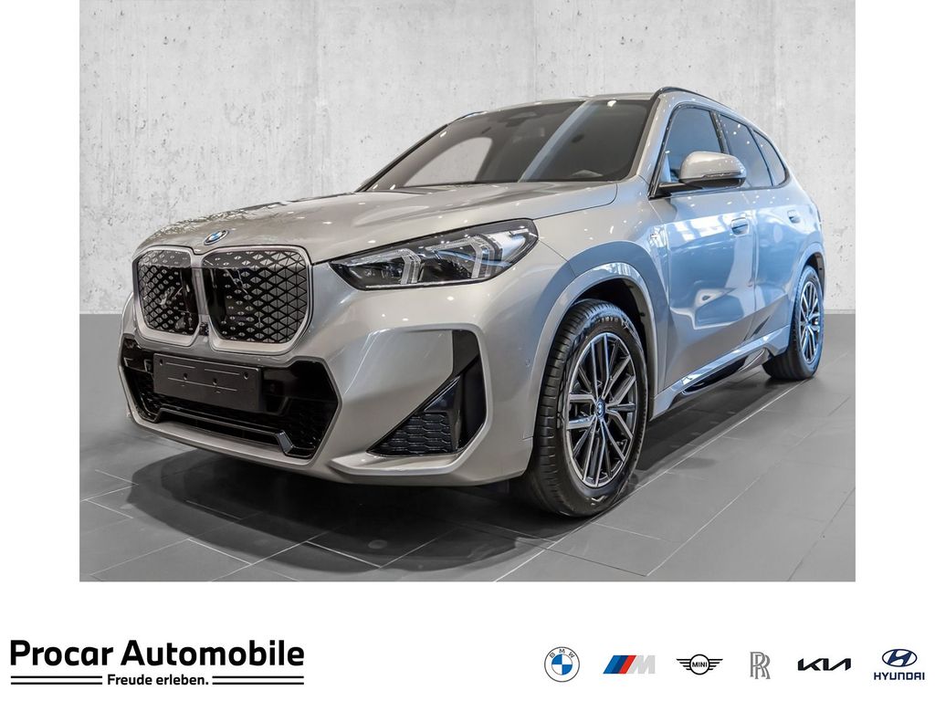 BMW iX1 2025