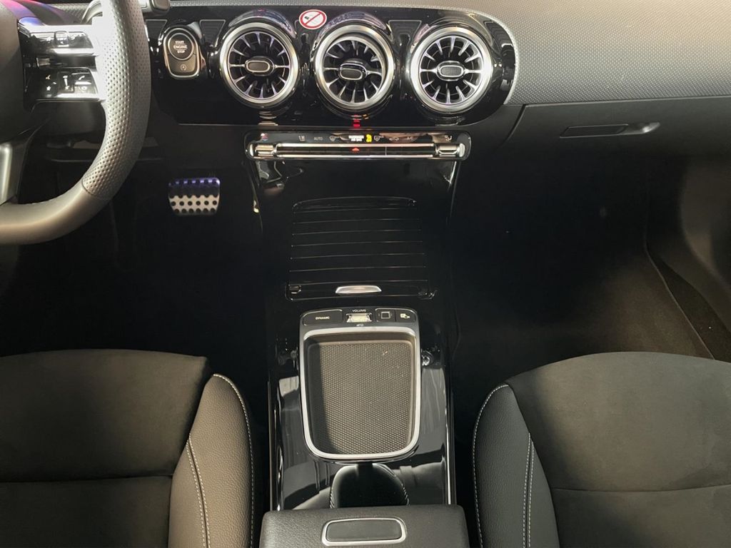 Mercedes-Benz CLA 220 2025