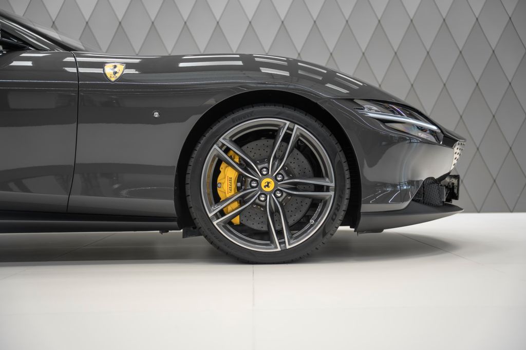 Ferrari Roma 2025