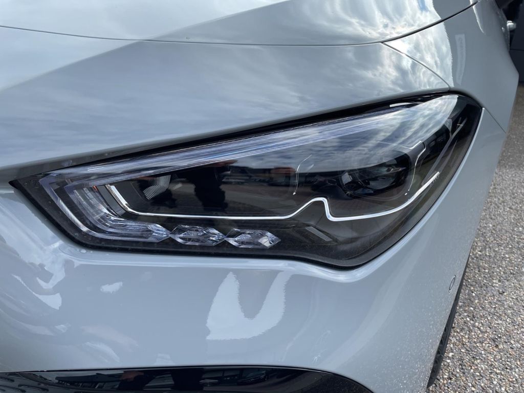 Mercedes-Benz CLA 220 2025