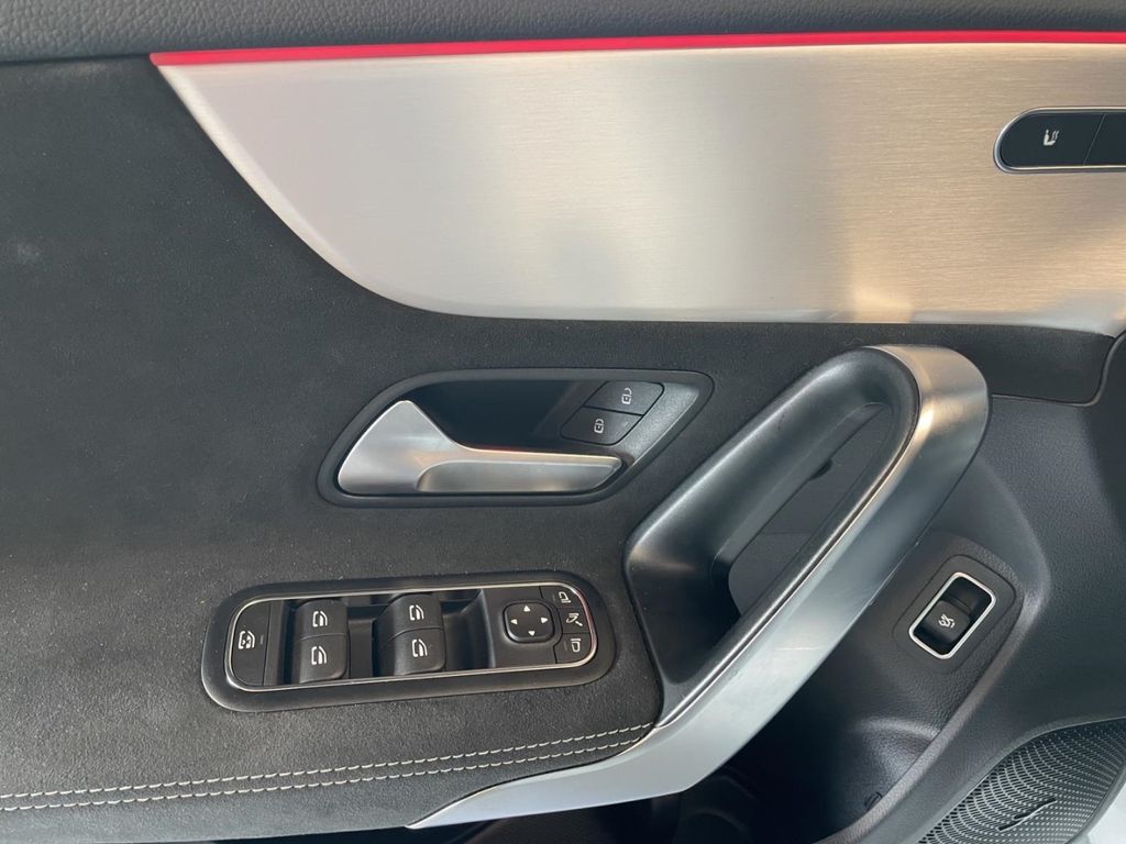 Mercedes-Benz CLA 220 2025