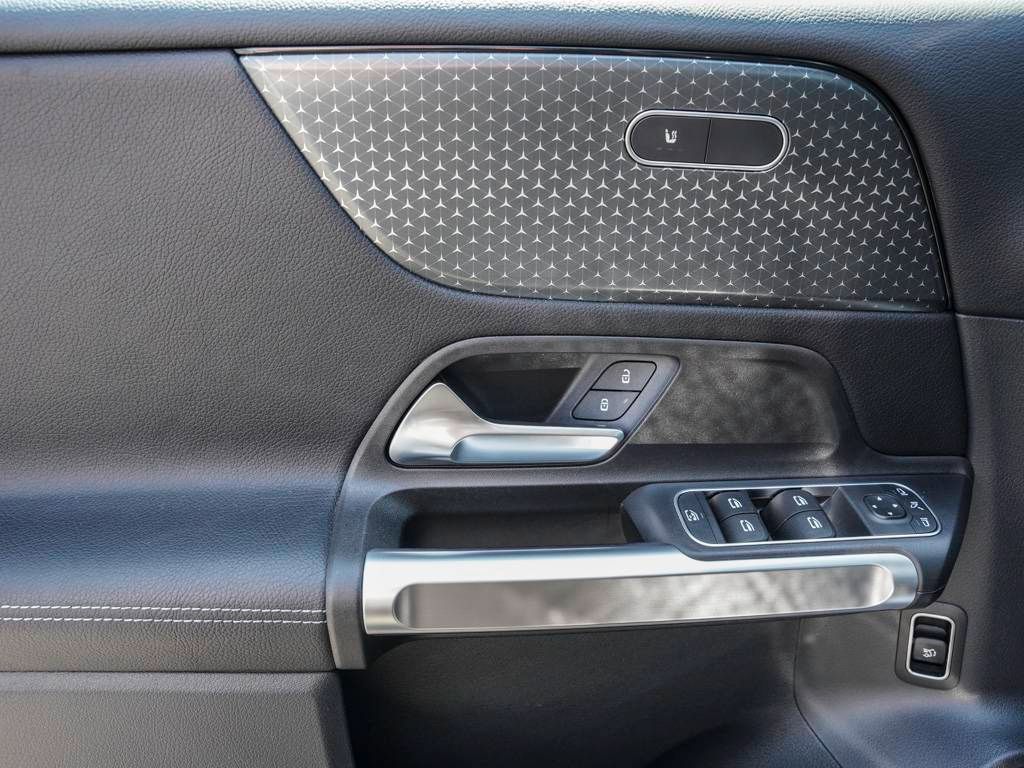 Mercedes-Benz GLB 200 2024