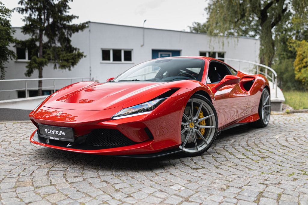 Ferrari F8 2021