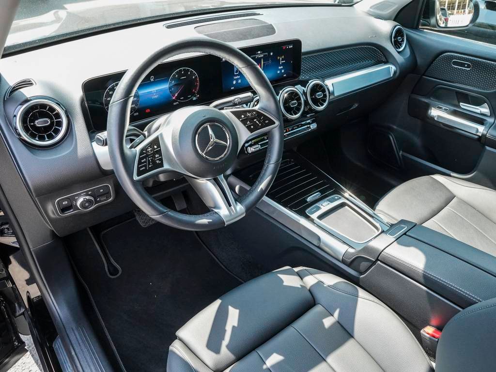 Mercedes-Benz GLB 200 2024