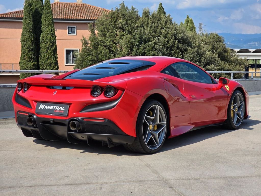 Ferrari F8 2021