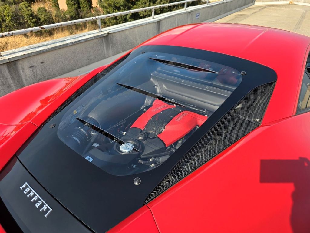 Ferrari F8 2021