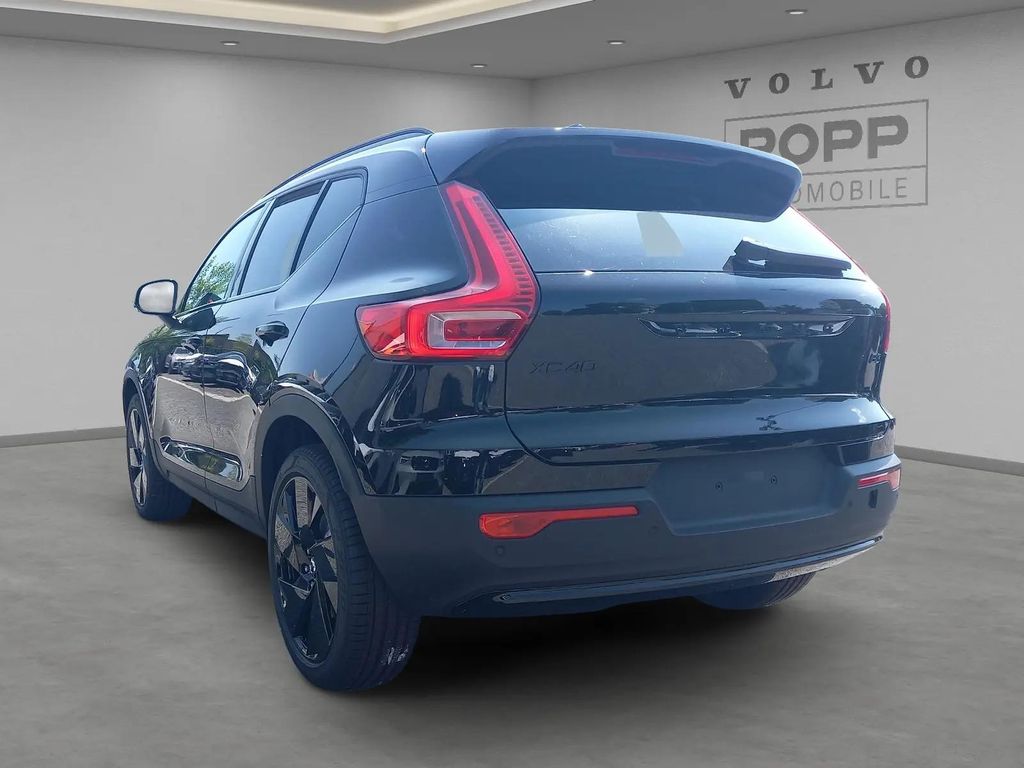 Volvo XC40 2025