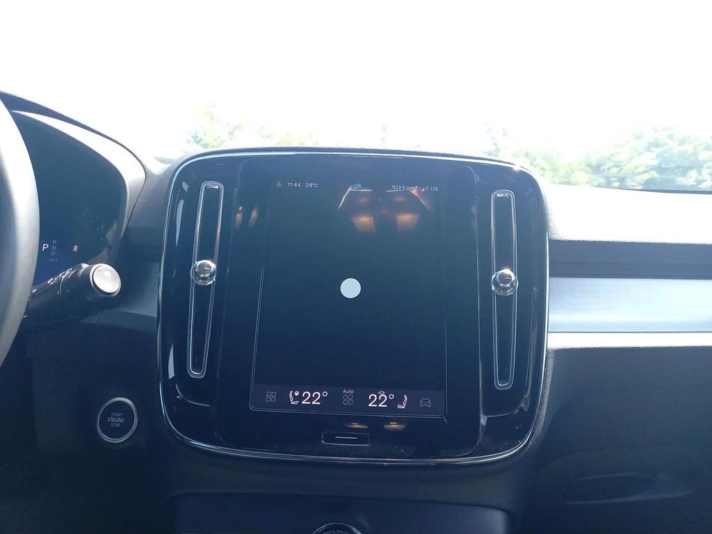 Volvo XC40 2025