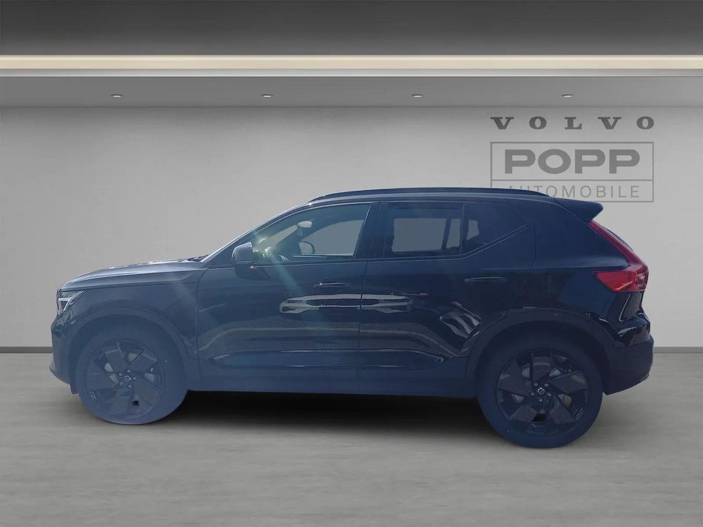 Volvo XC40 2025