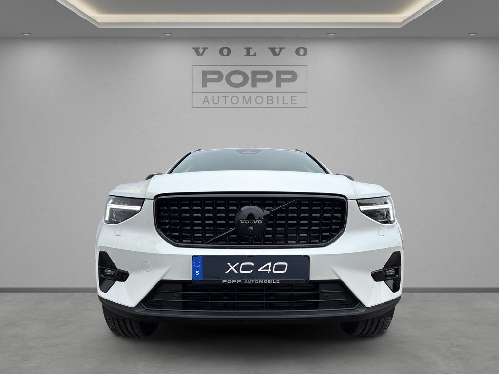 Volvo XC40 2025