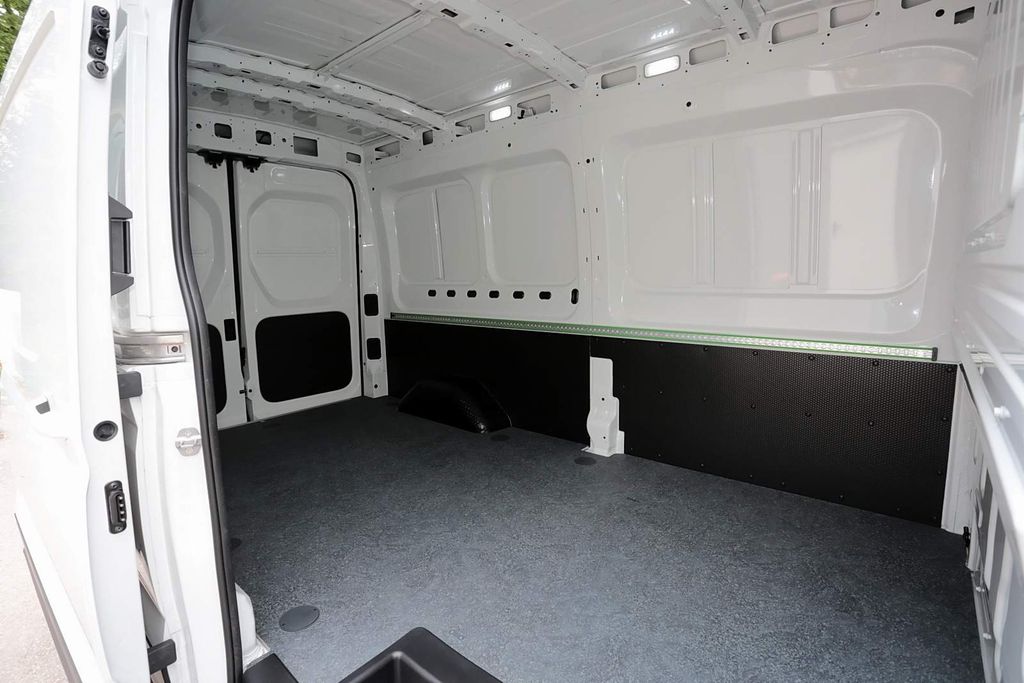 Maxus eDeliver 9 2024