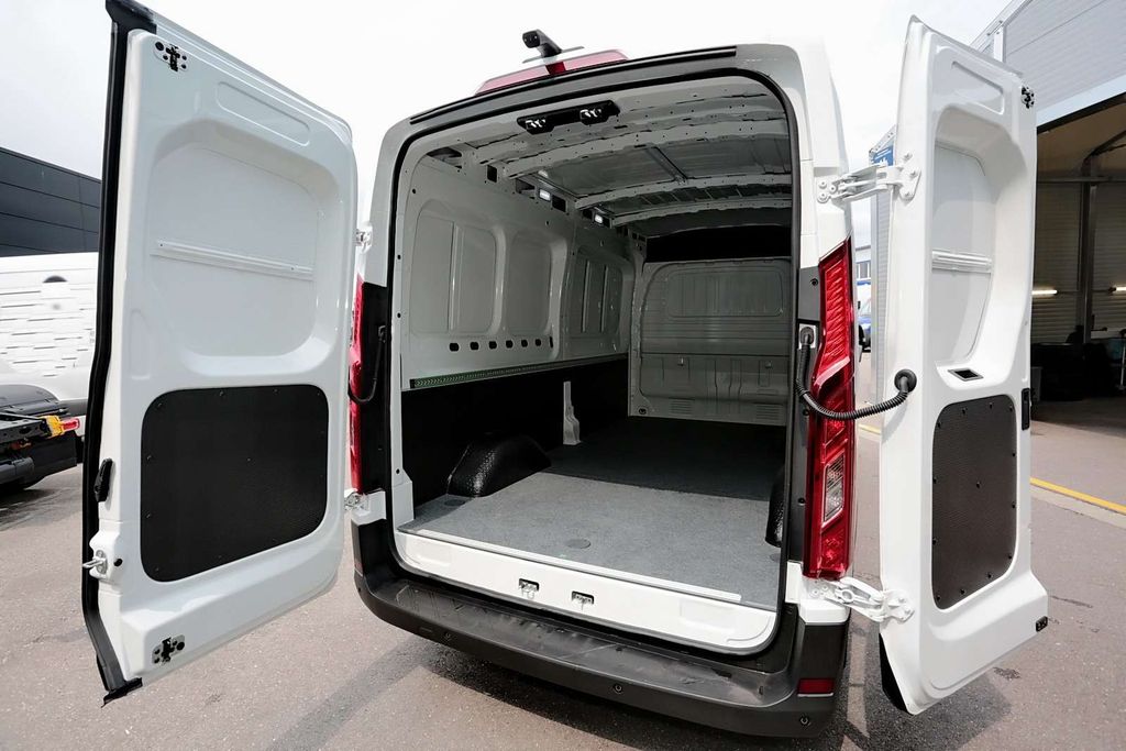 Maxus eDeliver 9 2024